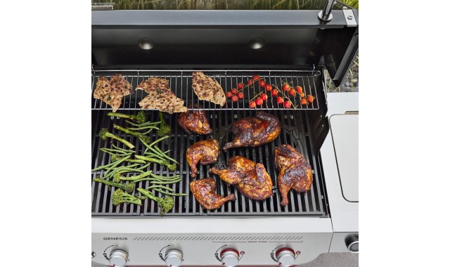 Gratar gaz Genesis E-425W Booster Weber` Gratar gaz Genesis E-425W Booster Weber`