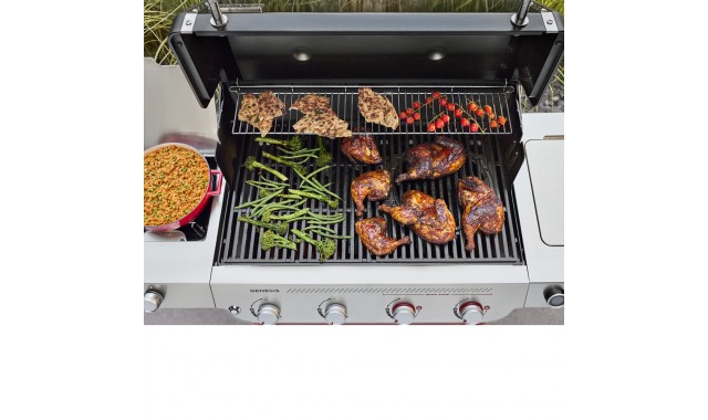 Gratar gaz Genesis E-435W Booster Weber` Gratar gaz Genesis E-435W Booster Weber`
