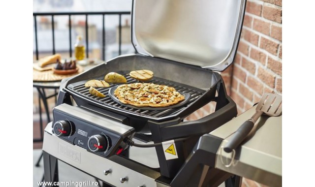 Grilling pizza stone Weber