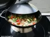 Tigaie wok cu capac