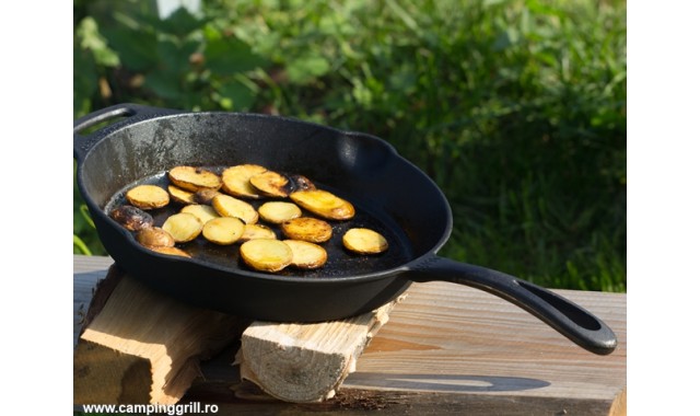 Fire skillet with handle 30 cm