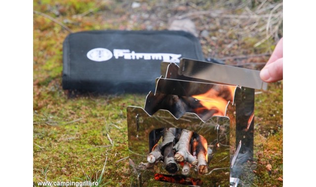 Charcoal outdoor stove