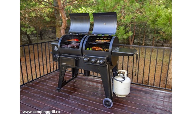 COMBO gas grill and pellet smoker Pit Boss Navigator 1230