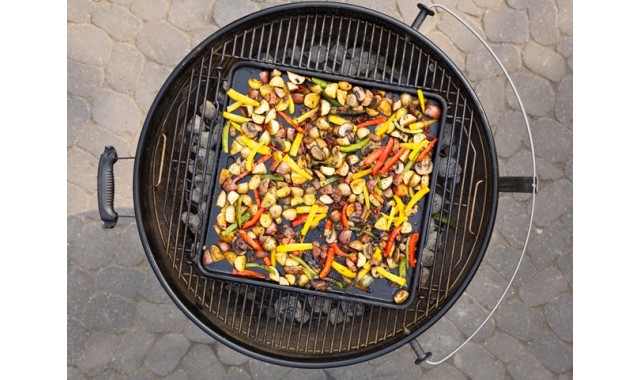 Charcoal grill Weber Master-Touch Premium Crafted 67 cm