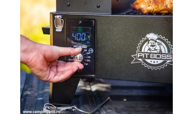 Portable pellet grill Pit Boss Navigator 150 