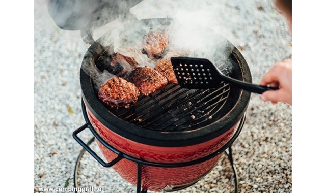 Kamado Joe Junior grill promo pack