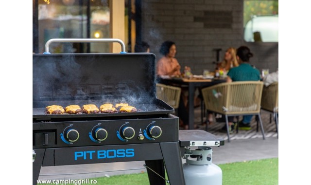 Ultimate plancha Pit Boss grill with 4 gas burners with cover and tools