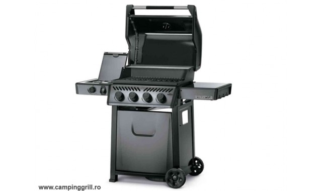 Gas grill Freestyle 425 with side burner and cover