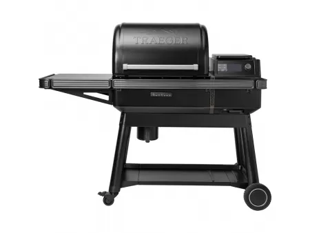 Ironwood Traeger pellet smoker grill