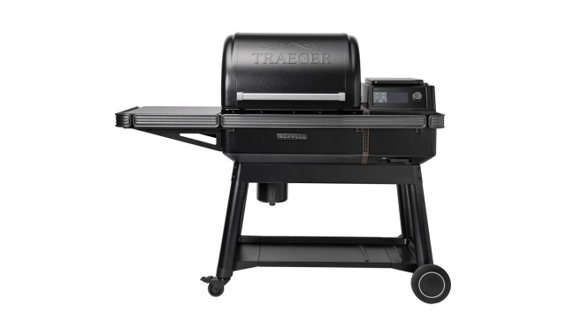  Ironwood Traeger pellet smoker grill