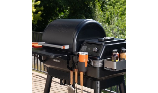  Ironwood Traeger pellet smoker grill