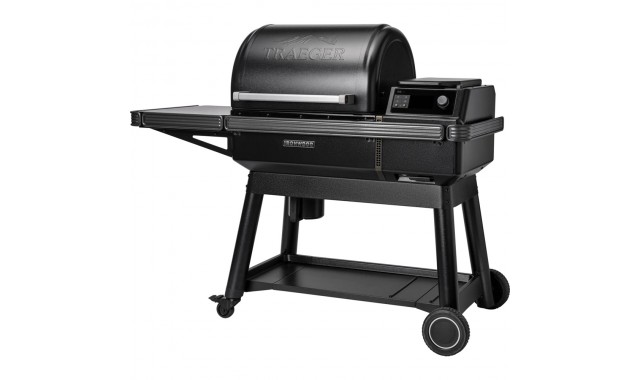  Ironwood Traeger pellet smoker grill