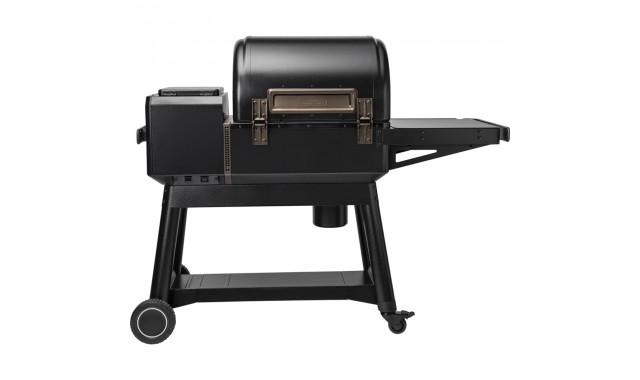  Ironwood Traeger pellet smoker grill