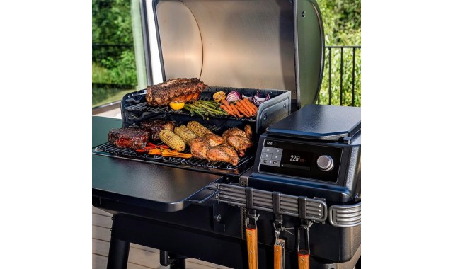  Ironwood Traeger pellet smoker grill