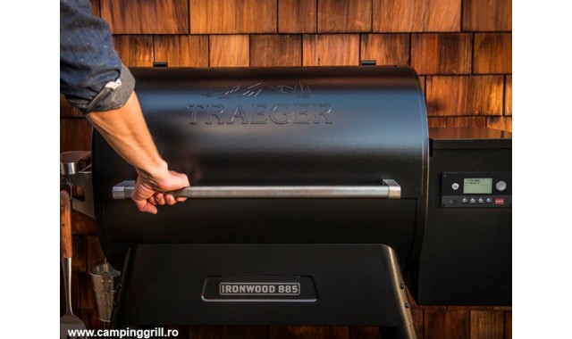  Ironwood 885 Traeger pellet grill 