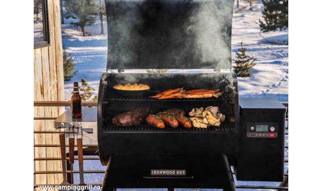  Ironwood 885 Traeger pellet grill 