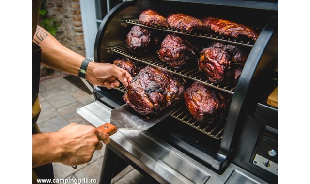  Traeger Timberline 850 pellet grill